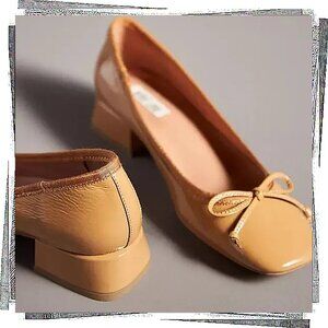 NWT: Tan Patent Leather Heeled Ballet Pumps (6 / 6.5) by Bibi Lou
